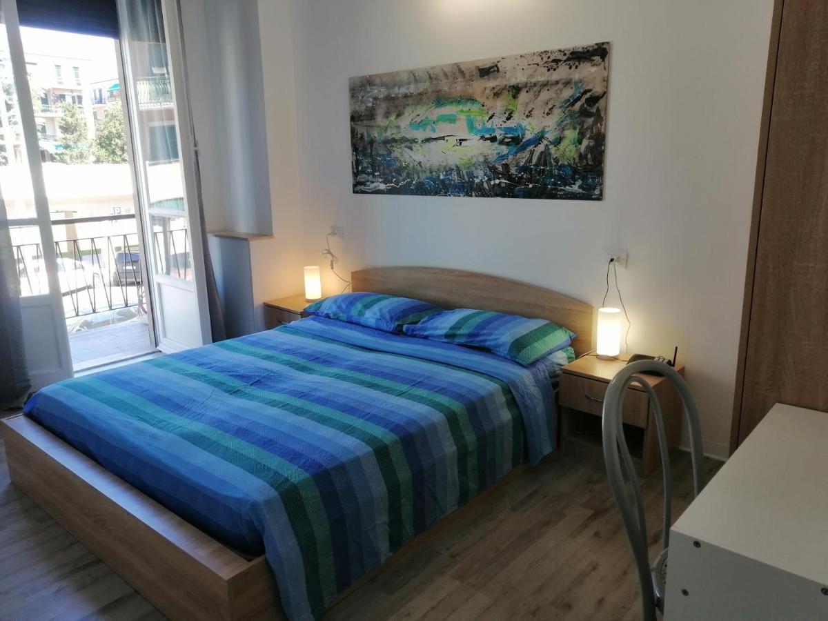 Albergo Blue Fish Albisola Superiore Exterior photo